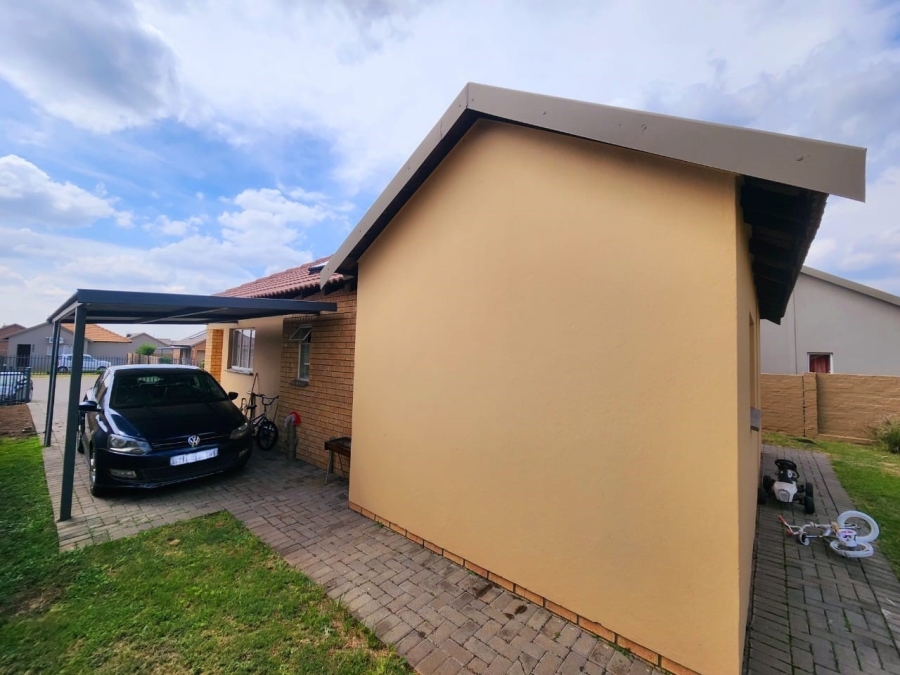 3 Bedroom Property for Sale in Waterkloof Hill Estate North West